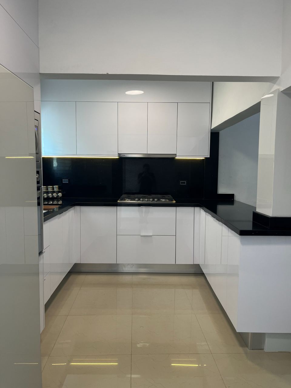 Kitchen EM, foto 1 de 15